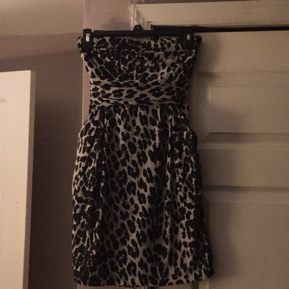 4/$20 Black and Tan Print Strapless dress size M